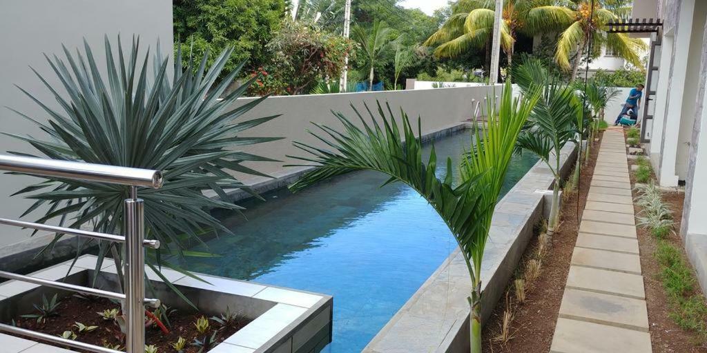 2 Bedroom Flat 15 Mins Walk From Flic En Flac Beach Kültér fotó