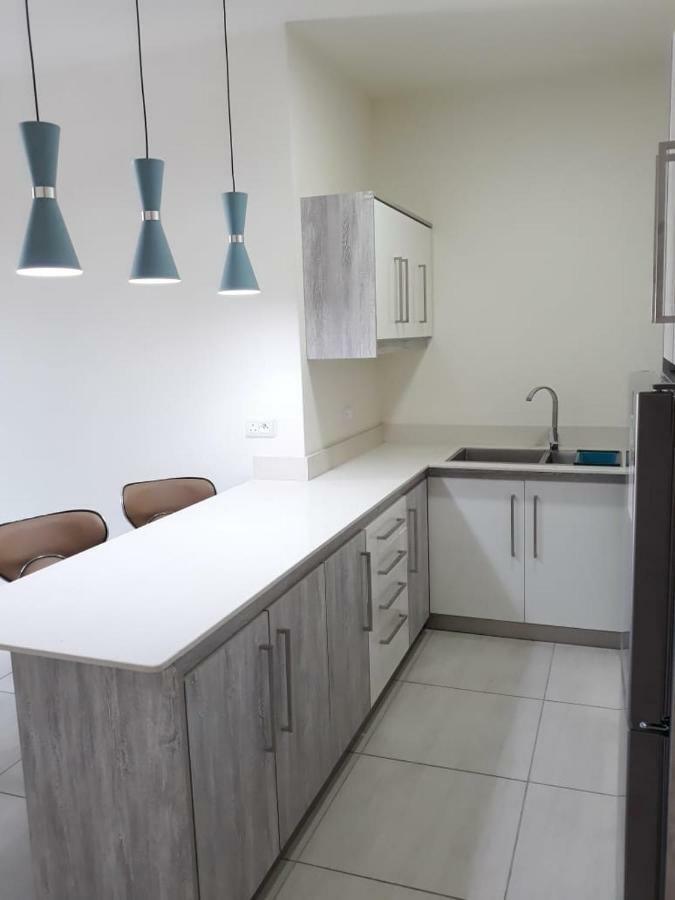 2 Bedroom Flat 15 Mins Walk From Flic En Flac Beach Kültér fotó